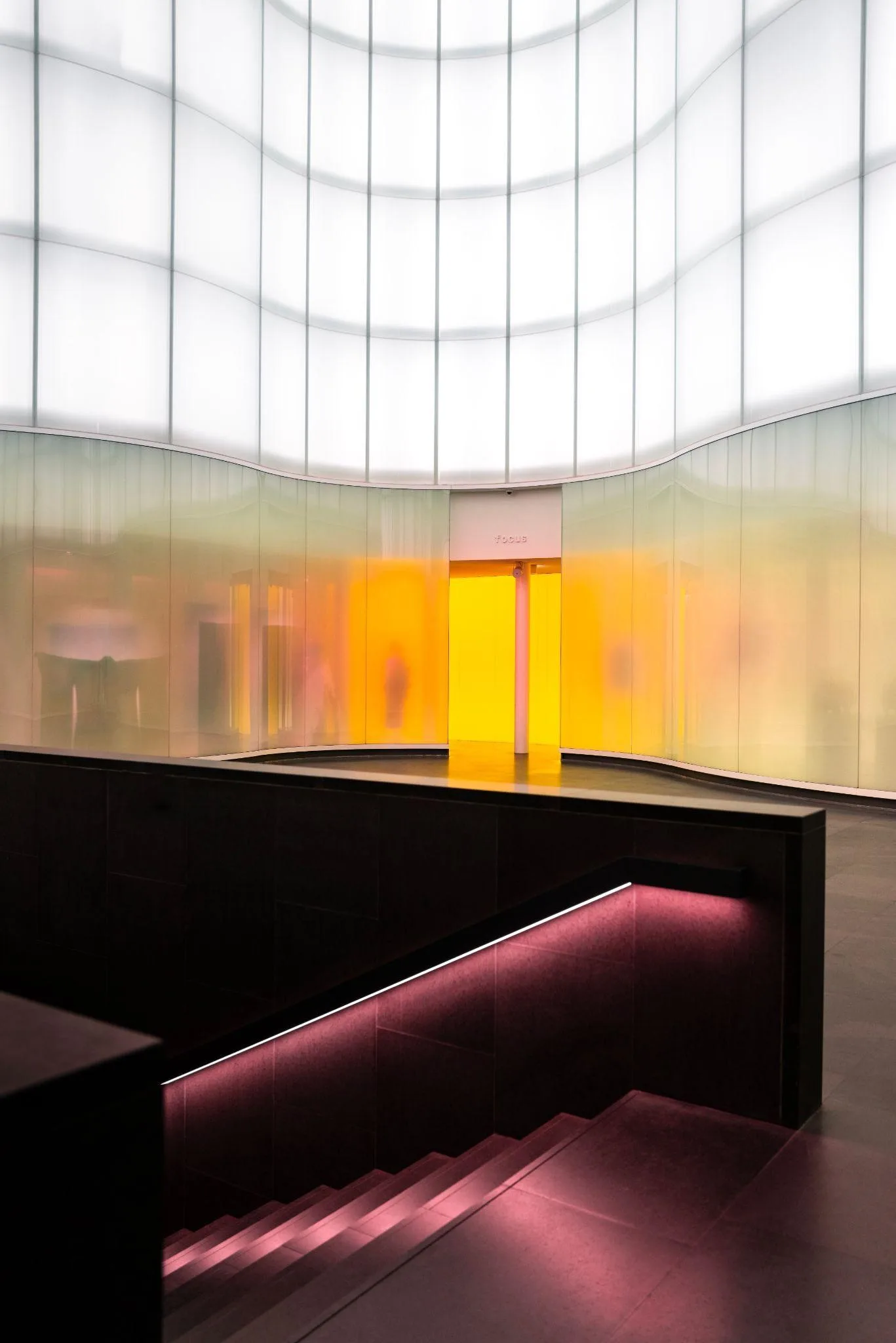 How to set the right mood through lighting