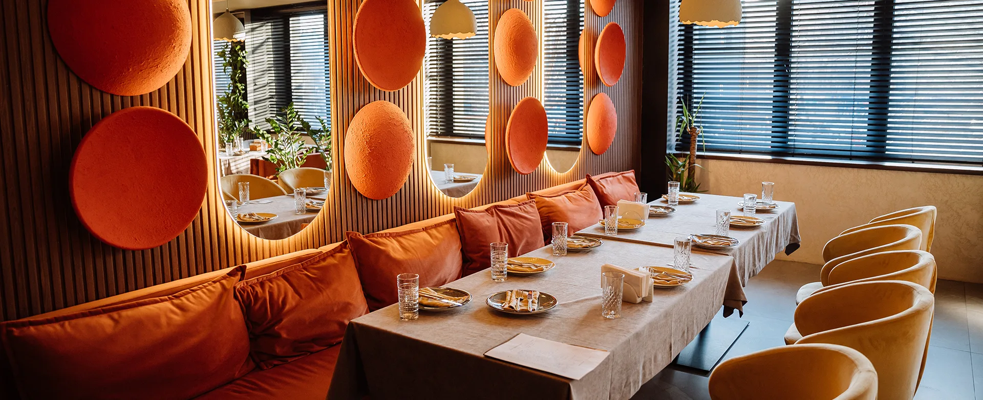 https://pinnacleinteriors.org/wp-content/uploads/2026/04/Restaurant-interior-design-in-Dubai-1.webp